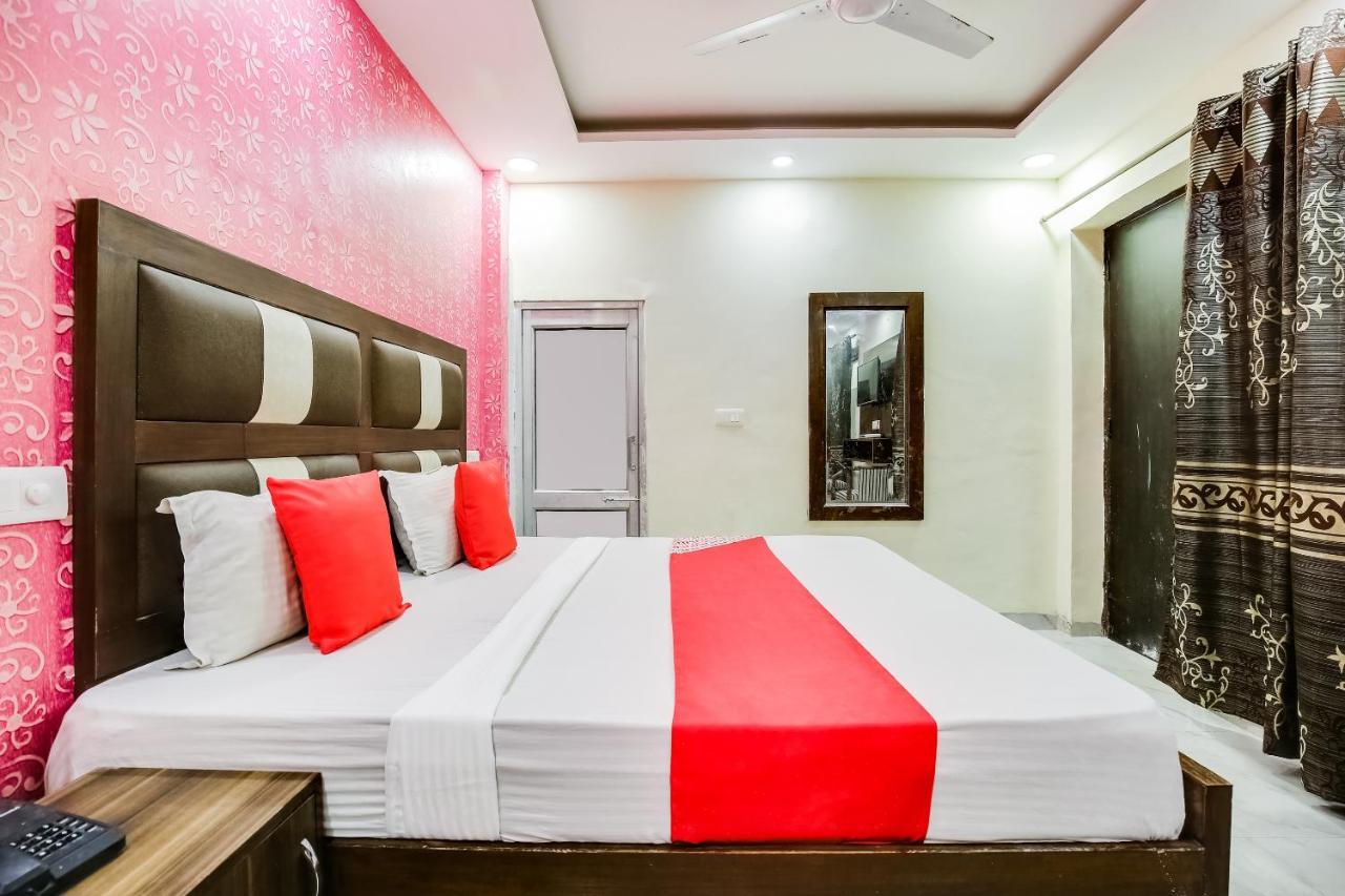 Oyo 9040 Alpine Hotel