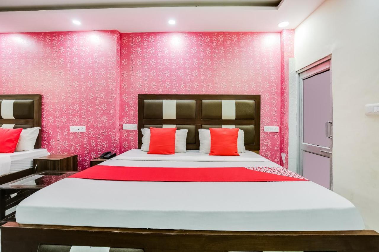 Oyo 9040 Alpine Hotel