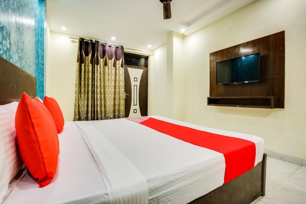 Oyo 9040 Alpine Hotel 3*