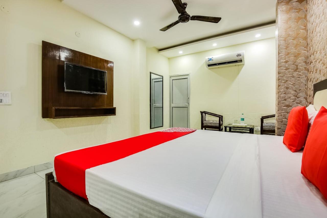 Hotel Oyo 9040 Alpine 3*